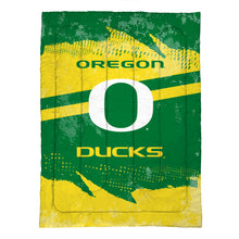 Load image into Gallery viewer, Oregon Ducks Slanted Stripe 4 Piece Twin Bed in a Bag