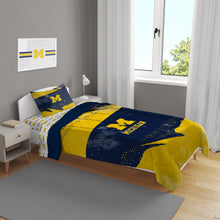 Load image into Gallery viewer, Michigan Wolverines Slanted Stripe 4 Piece Twin Bed in a Bag
