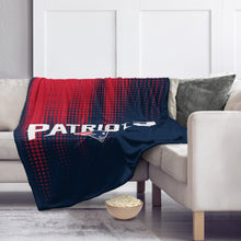 Load image into Gallery viewer, New England Patriots Half Tone Drip Blanket
